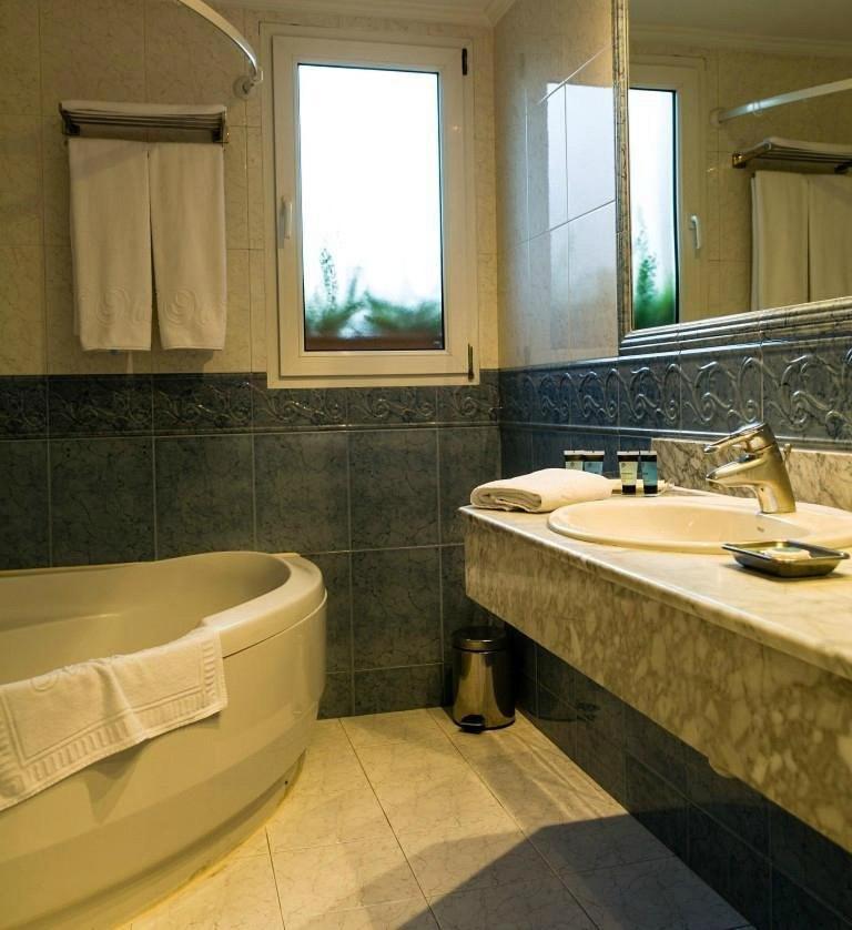 Hotel Suite Miono Castro Urdiales Exterior foto